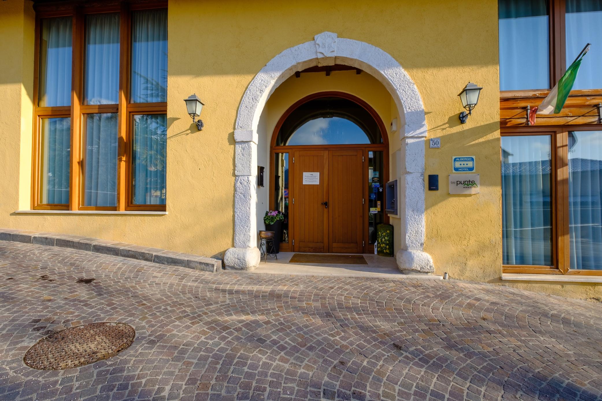 Hotel Tre Punte Gargnano Bagian luar foto